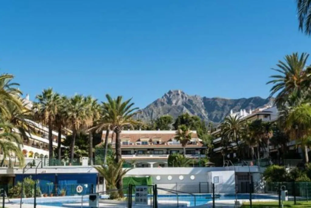 Clasico Estudio En Barrio De Lujo, A 5 Minutos Del Mar Marbella Spain